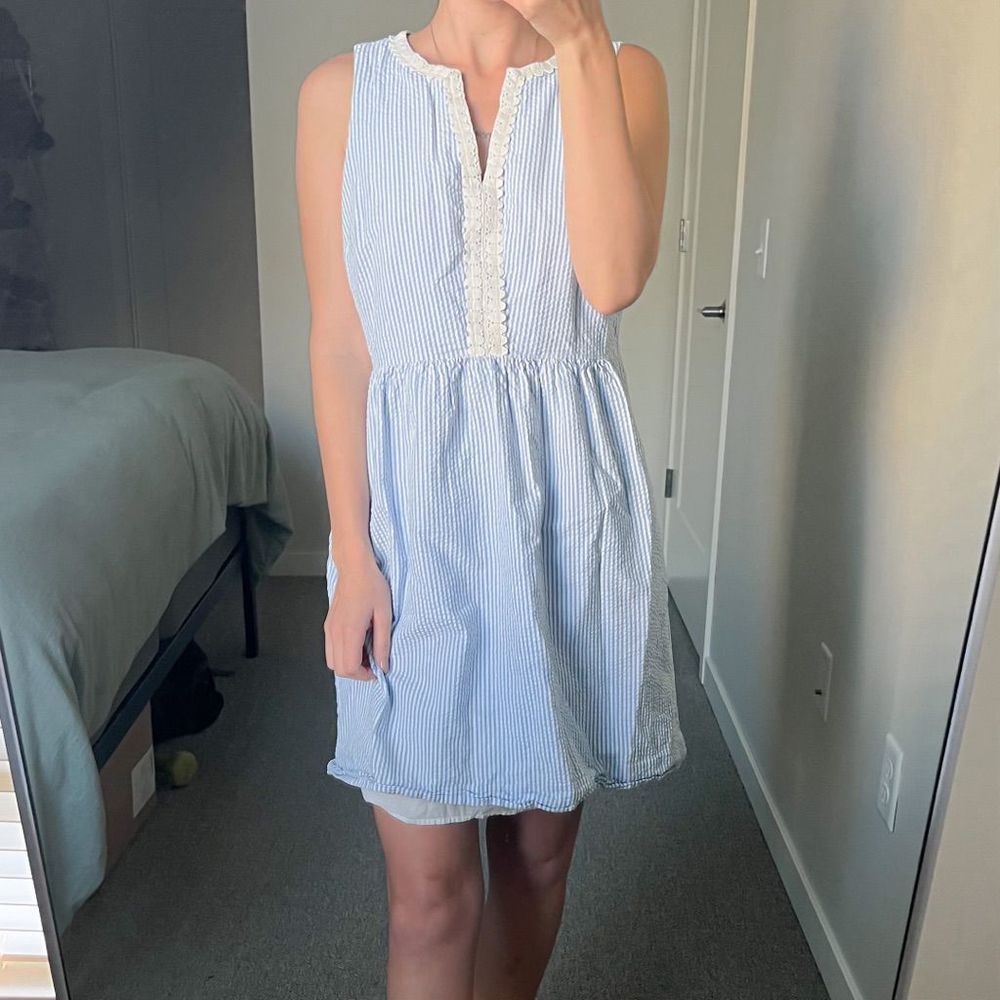 Vineyard Vines Light Blue and White Striped Sleeveless Midi Dress